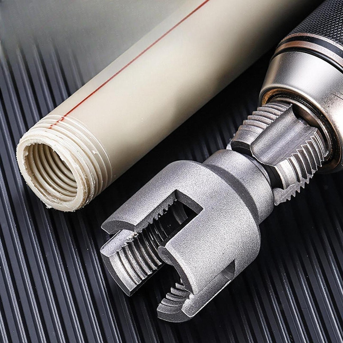 🔥Last Day 49% OFF - Integrated Internal & External Pipe Threading Tool