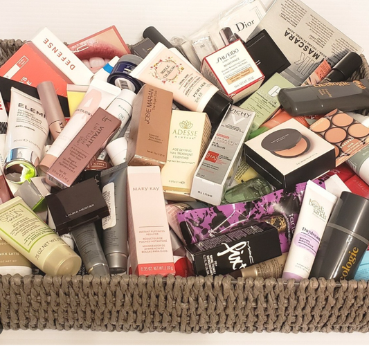 GlowPick Beauty Sample Mystery Box – Mini Skincare & Makeup Surprises