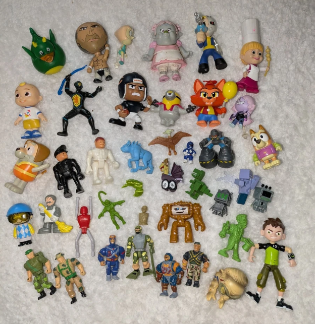 Adventure Mystery Toy Pack – Action Figures & Surprise Gadgets